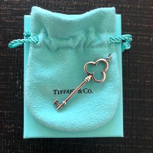 Tiffany & Co - Trefoil Key Pendant